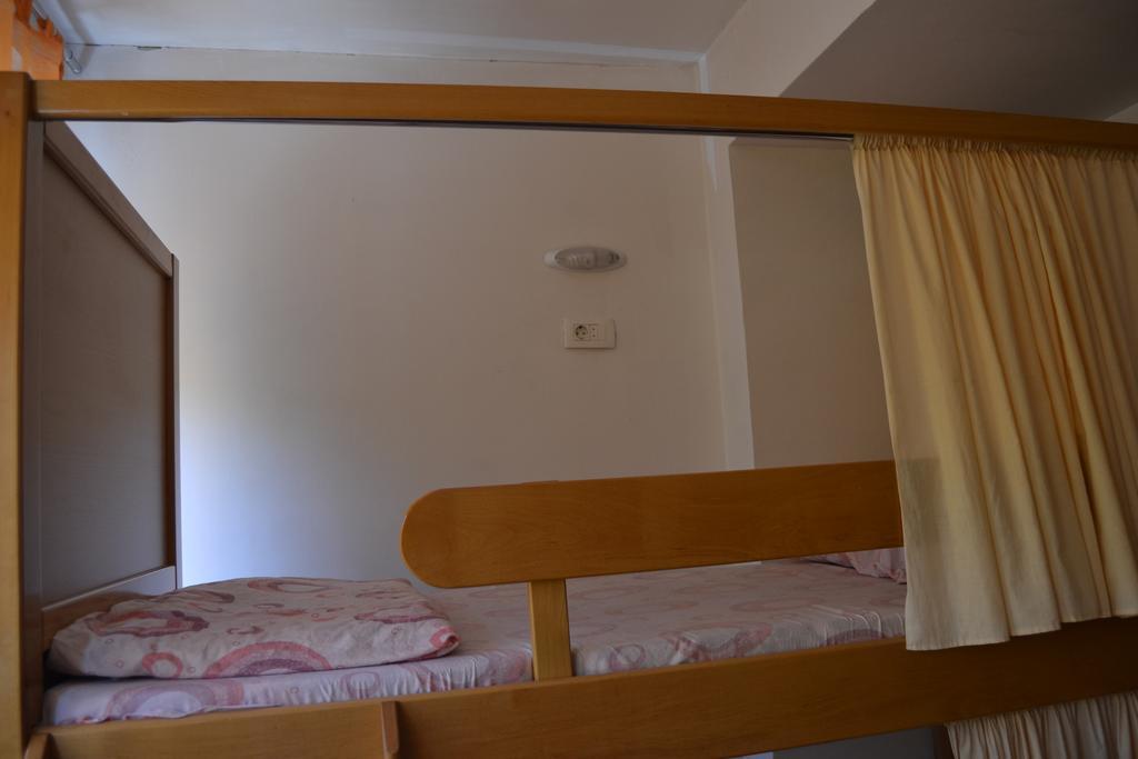 Hostel Valentin 2 Skopje Exteriör bild