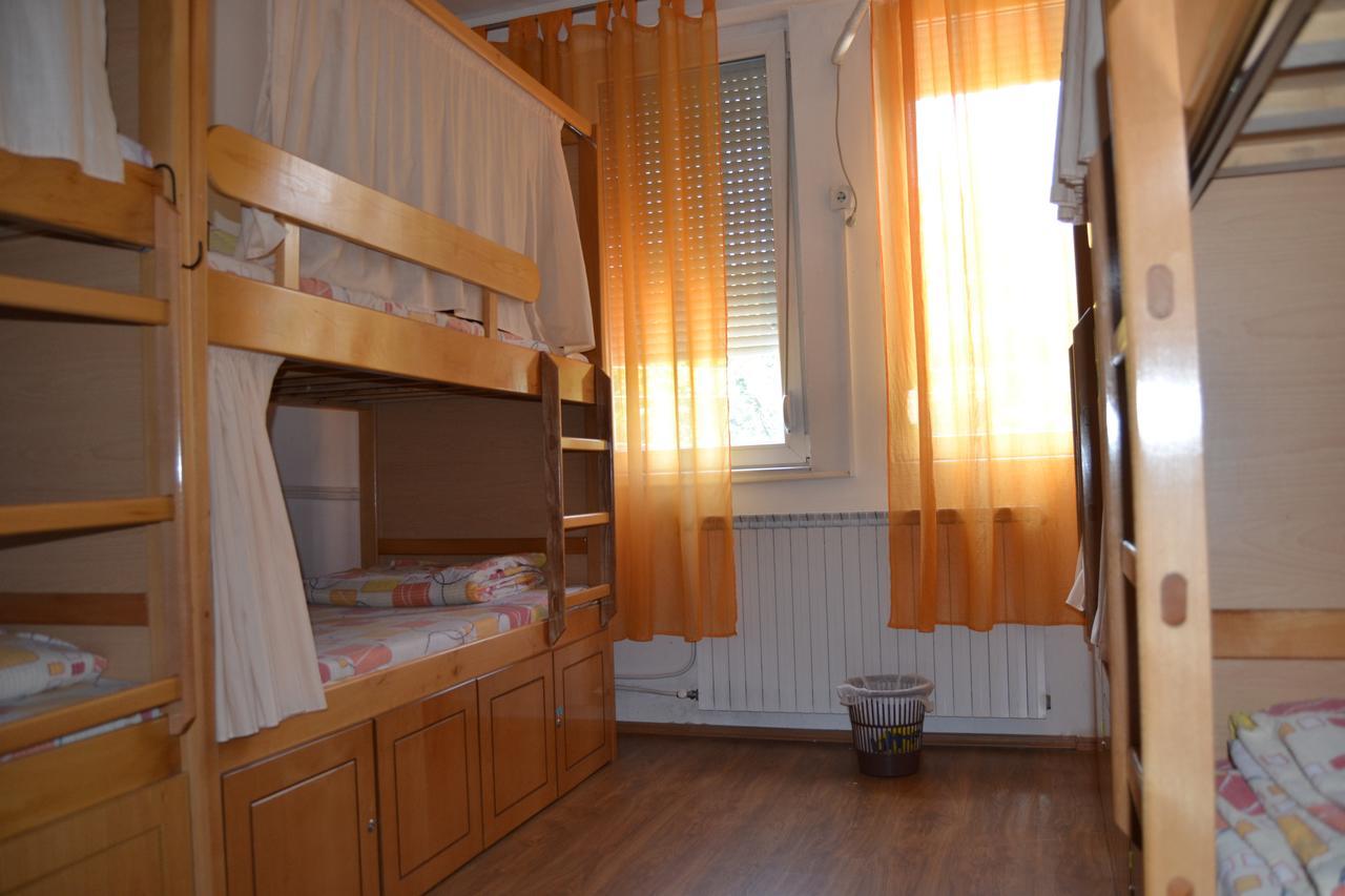 Hostel Valentin 2 Skopje Exteriör bild