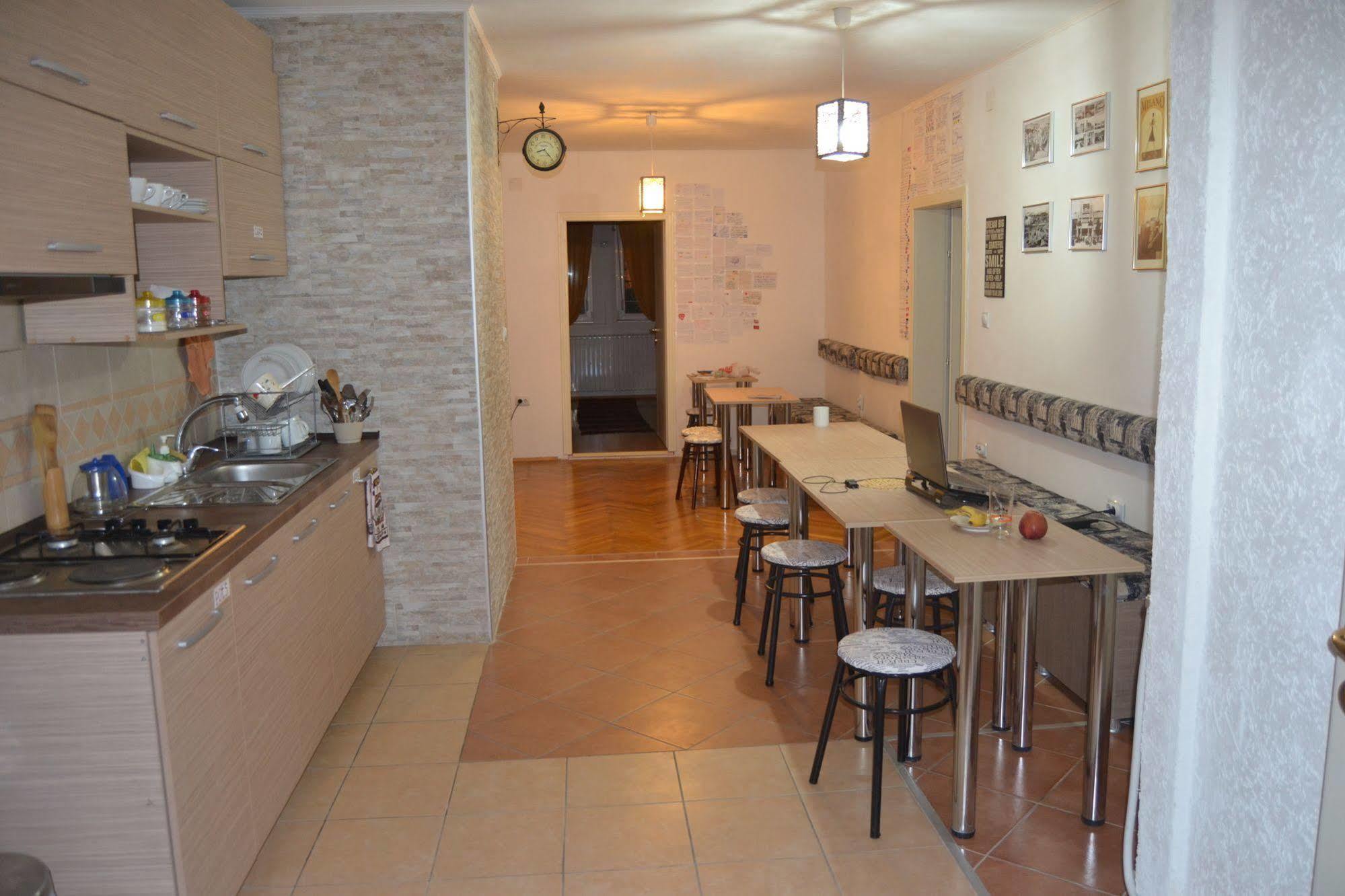 Hostel Valentin 2 Skopje Exteriör bild