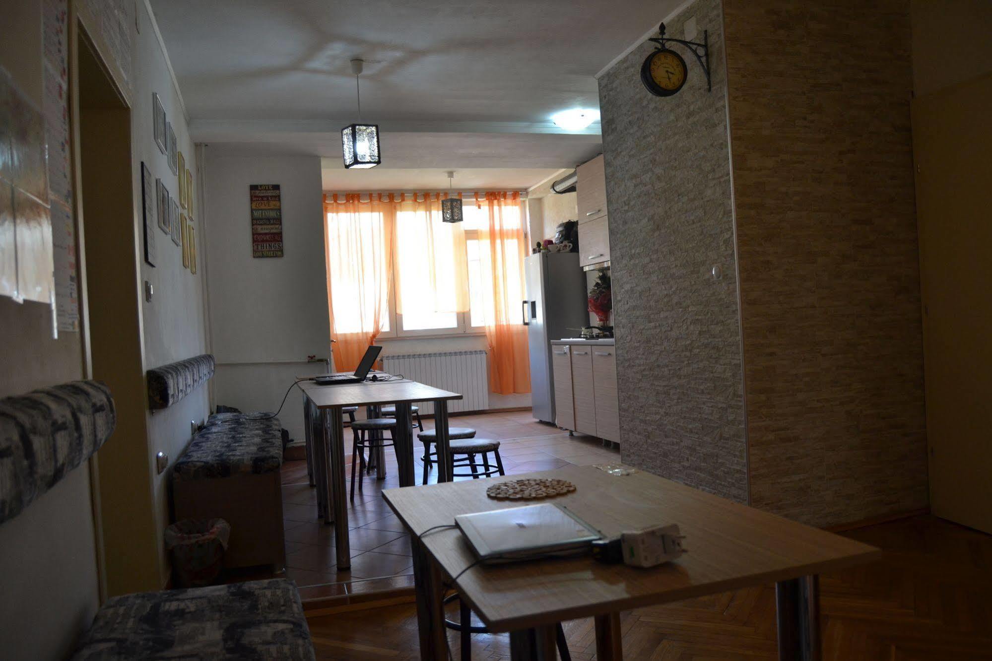 Hostel Valentin 2 Skopje Exteriör bild