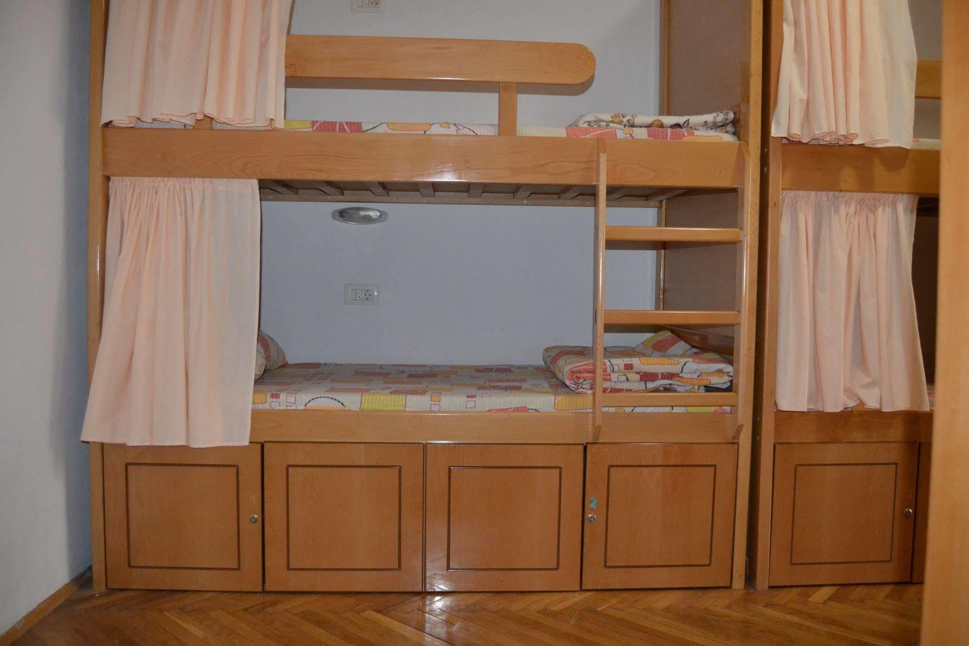 Hostel Valentin 2 Skopje Exteriör bild